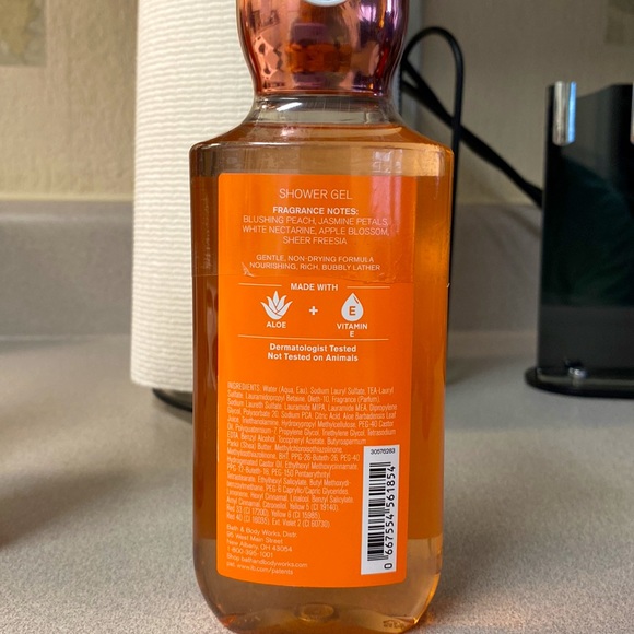 NWT Bath & Body Works Pretty As A Peach Shower Gel and Fine Fragrance Mist Set - Picture 4 of 6